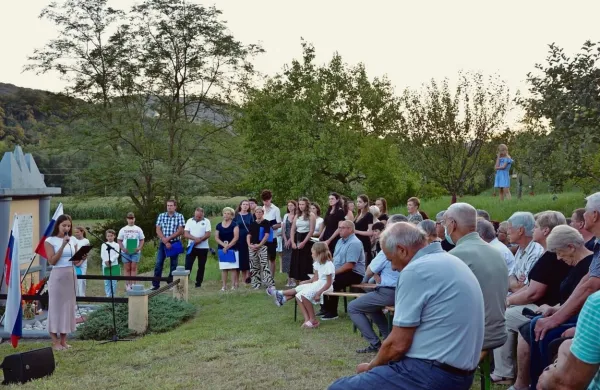 Praznik na Ustjah ohranja spomin na tragične dogodke in povezuje va&scaron;čane