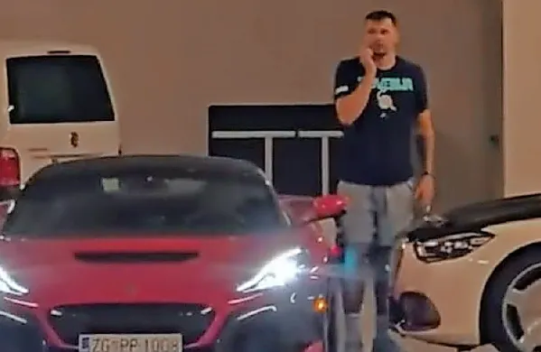 Dončić v garaži obtičal z 2-milijonsko Nevero