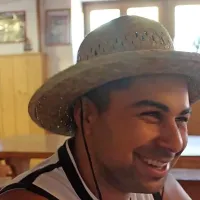 Alessandro Venier naj bi pretepal partnerko in z otrokom želel 
pobegniti v Kolumbijo.