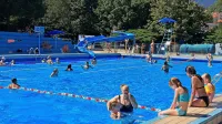 Ajdovsko letno kopališče v   teh dneh ponuja prijetno osvežitev.