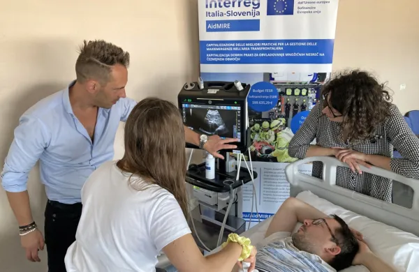  Novi diagnostični ultrazvočni aparat uporabljajo za preiskave, 
terapije in strokovno usposabljanje  zaposlenih.