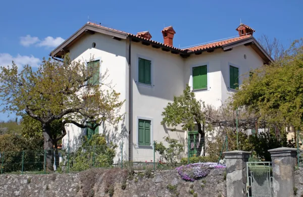 Prenovili bodo Kosovelovo domačijo v Tomaju