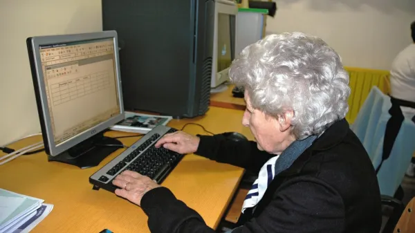 Za skrajšan urnik po formuli 80/90/100 se bodo lahko z delodajalcem dogovorili tudi pisarniški delavci.