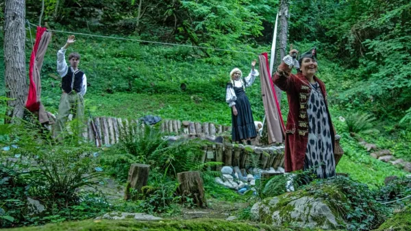V predstavi Mojce Madon so zasijali Nejc Cijan Garlatti, Anuša 
Kodelja in Marjuta Slamič