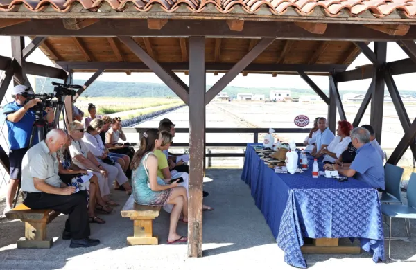 Predstavitev letošnjega Solinarskega praznika ob prazniku sv. 
Jerneja je potekala v Krajinskem parku Sečoveljske soline.   