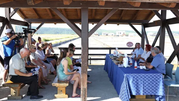 Predstavitev letošnjega Solinarskega praznika ob prazniku sv. 
Jerneja je potekala v Krajinskem parku Sečoveljske soline.   