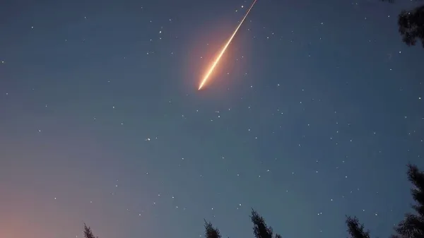 Vrhunec  aktivnosti Perzeidov je bil v noči z 12. na 13. avgusta, a 
nebo bo aktivno tudi nocoj.