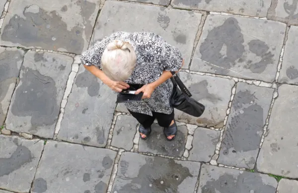 Ekonomisti po vsem svetu pričakujejo, da bo inflacija ostala na 
visokih ravneh.