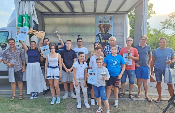 Harmonikarji so se pomerili za pokal sv. Roka