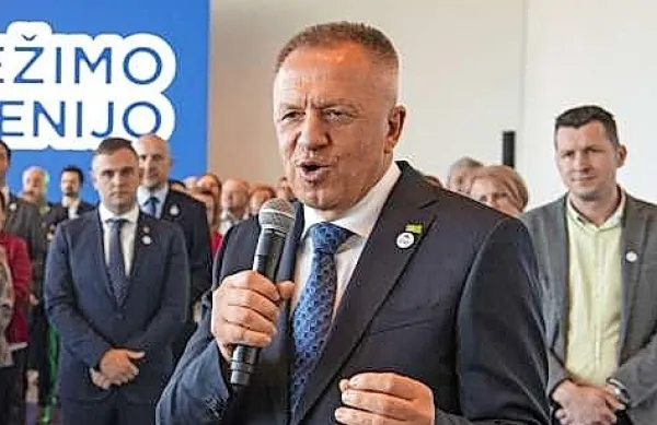 Zdravko Počivalšek je funkcijo ministra za gospodarstvo opravljal 
med leti 2020 in 2022