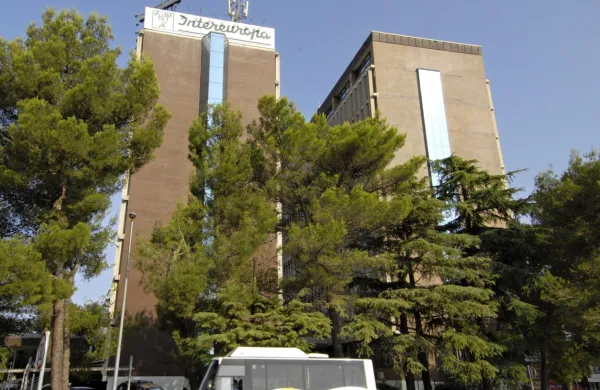 V Intereuropi si predsedniki in člani uprav v zadnjih letih kar 
podajajo kljuko.   