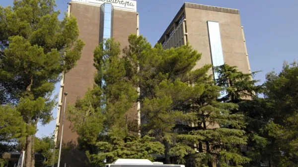 V Intereuropi si predsedniki in člani uprav v zadnjih letih kar 
podajajo kljuko.   