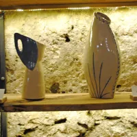 V Vipavskem Križu odprli razstavo keramičnih vaz (FOTO)