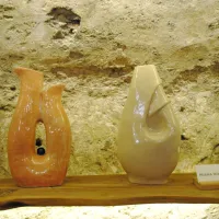 V Vipavskem Križu odprli razstavo keramičnih vaz (FOTO)