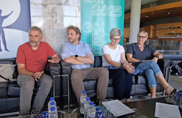 O dveh novih predstavah Dodekalogije 1972-1983 so v SNG Nova 
Gorica spregovorili (z leve): Tomi Janežič, Marko Bratuš, Mirjam 
Drnovšek in Neda Rusjan Bric.   