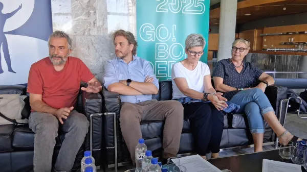 O dveh novih predstavah Dodekalogije 1972-1983 so v SNG Nova 
Gorica spregovorili (z leve): Tomi Janežič, Marko Bratuš, Mirjam 
Drnovšek in Neda Rusjan Bric.   