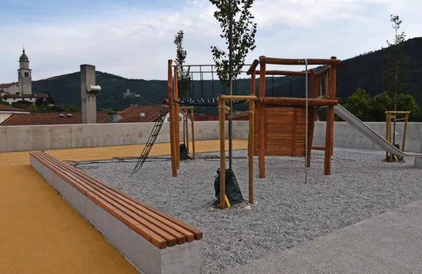 Na OŠ Branik  se bodo z začetkom šolskega leta razveselili novega 
športnega igrišča, ki ga bodo slovesno odprli v ponedeljek. 