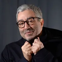 Častni gost festivala bo Didier Eribon, ki bo prestavil tudi novo 
knjigo Življenje, starost in smrt navadne delavke (Založba /*cf.). 