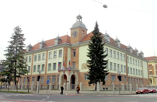 Ministrstvo za zunanje in evropske zadeve je ta teden objavilo 
razpis za slovenskega veleposlanika v Izraelu.