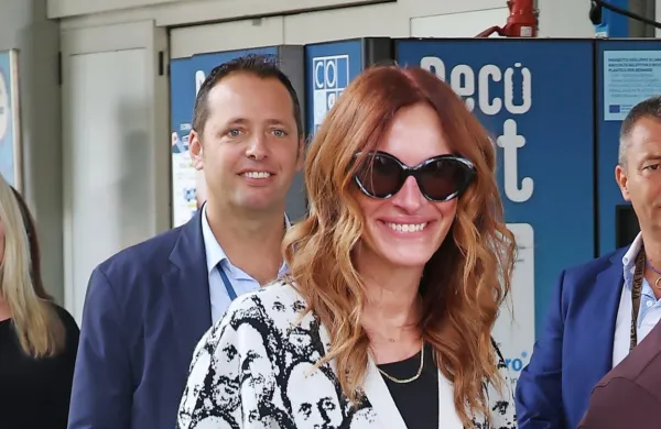 v Benetke je danes prispela tudi Julia Roberts.