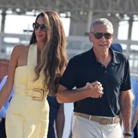 V Benetke sta med prvimi prispela tudi igralec George Clooney in 
njegova soproga, odvetnica  Amal.