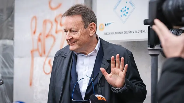 “Stanje je nevdržno,” je večkrat govoril predsednik sindikata Fides 
Damjan Polh. Svaril je pred množičnim odhodom zdravnikov v 
tujino, danes pa je jasno, da je šlo za prazne grožnje. 

