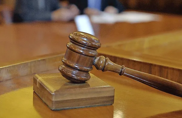 Snežič izgubil 14 tožb proti portalu Necenzurirano