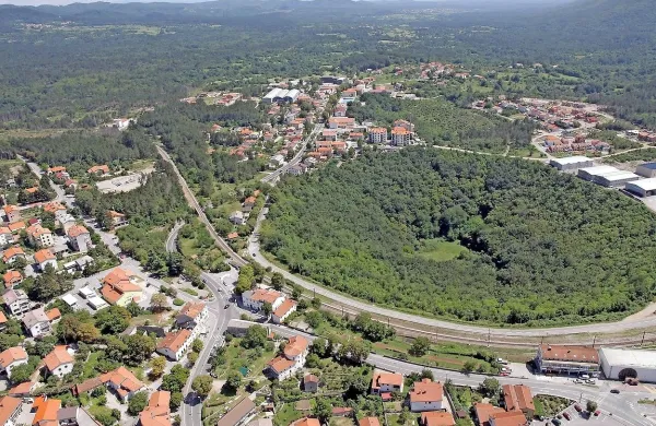 Naselji Hrpelje in Kozina z višine