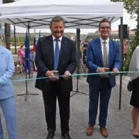 Trak so prerezali (z leve)  vodja predstavništva EU Jerneja Jug 
Jerše, minister za kohezijo Aleksander Jevšek, župan  Samo Turel,  
direktorica zavoda GO!2025  Mija Lorbek.