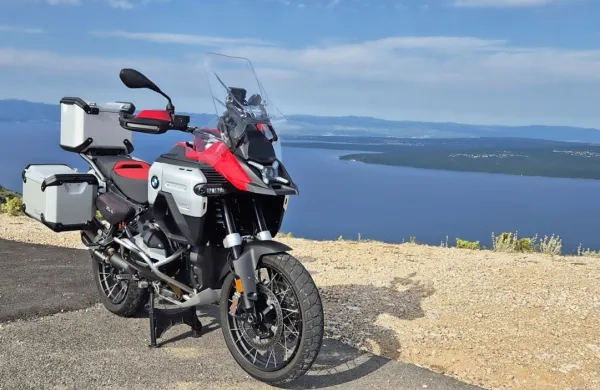  BMW R 1300 GS adventure je v Sloveniji že po nekaj mesecih 
prodaje prevzel prvo mesto med enduro motocikli.