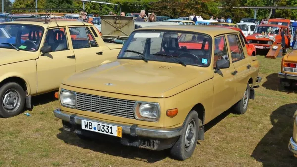 Wartburg je odšel v  zgodovino že pred skoraj 35 leti in prav vsak 
primerek, ki še obstaja, je starodobnik. 
