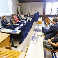 Na današnji okrogli mizi na  Pedagoški fakulteti v Kopru  so  
razpravljali o pomenu pedagoških poklicev in njihovi vlogi v 
družbi.