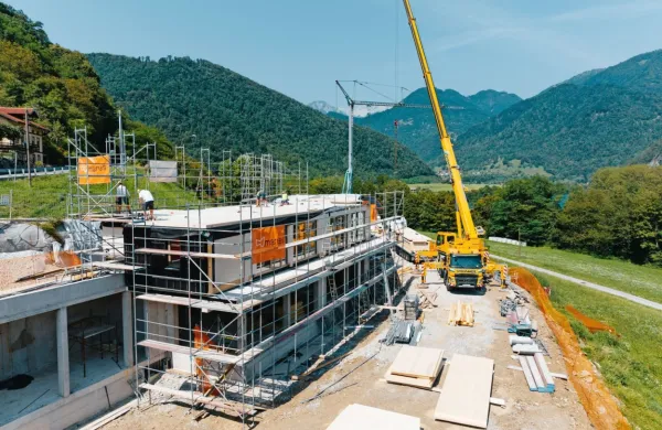 V Mostu na Soči so začeli z gradnjo butičnega hotela