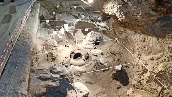 Arheološka izkopavanja v naravni jami nad reko Arpa, poimenovani Areni-1, so že s prvimi odkritji navdušila znanstvenike in 
razburila domišljijo ...