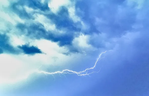 V Dalmaciji zaradi obilnih padavin upočasnjen promet