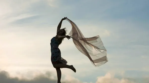 Z januarjem 2025 bodo začeli tudi s projektom NeuroDance, v 
okviru katerega bodo razvili poseben plesni program, prilagojen 
potrebam oseb s Parkinsonovo boleznijo in drugimi nevrodegenerativnimi motnjami.