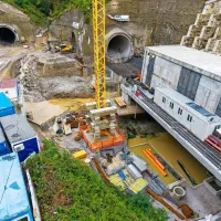 Zalilo je tudi gradbeno jamo za ventilatorsko postajo.   