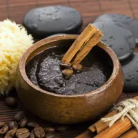 

Kavna usedlina je naravno luščilo, ki zagotavlja rezultate v enem 
mesecu.