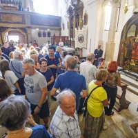 (FOTO) Vijake za sliko Marije z detetom so pred 85 leti skrbno shranili