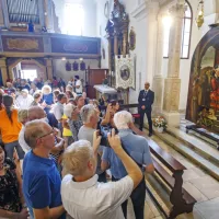 (FOTO) Vijake za sliko Marije z detetom so pred 85 leti skrbno shranili