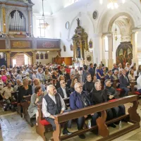 (FOTO) Vijake za sliko Marije z detetom so pred 85 leti skrbno shranili