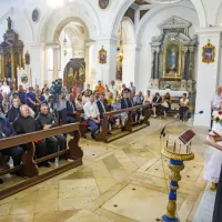 (FOTO) Vijake za sliko Marije z detetom so pred 85 leti skrbno shranili