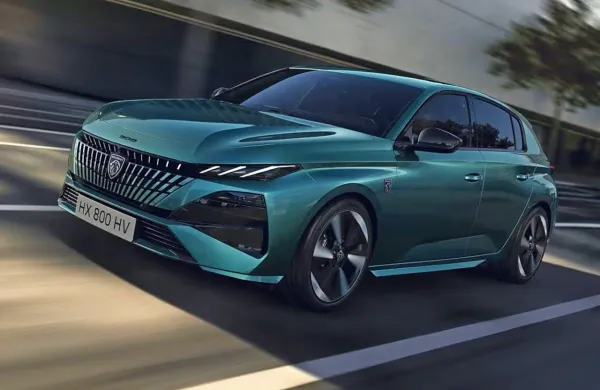 Prenovljena peugeot 308 in karavanska 308 SW bosta na voljo 
jeseni, cene pa še niso znane.

