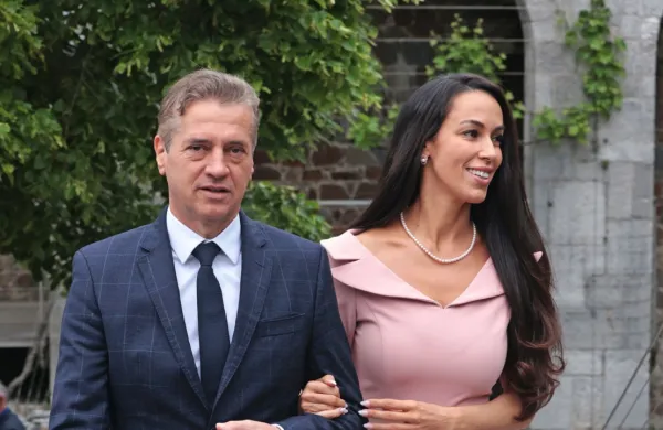 Robert Golob in Tina Gaber bosta jutri v Strunjana dahnila usodni 
da.
