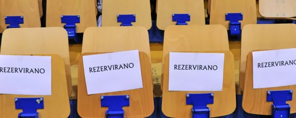 (UVODNIK) Kdo bo uspel prepričati volilce?
