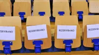 (UVODNIK) Kdo bo uspel prepričati volilce?