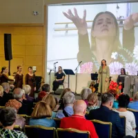 V Portorožu so se tradicionalno srečali nekdanji interniranci (FOTO)
