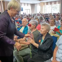 V Portorožu so se tradicionalno srečali nekdanji interniranci (FOTO)