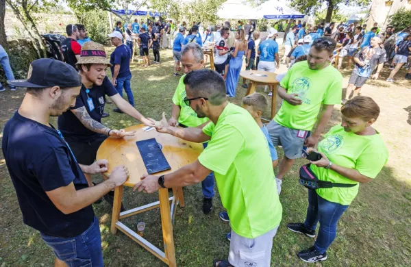 Svetovnega prvenstva v mori so se ob tekmovalcih udeležili tudi 
gledalci. 