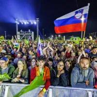 Številni gledalci in noro vzdušje  za nove rekorde Janje Garnbret